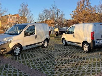 Grigio Usata 2016 Fiat Fiorino Monovolume | 6100 € (Buon prezzo)