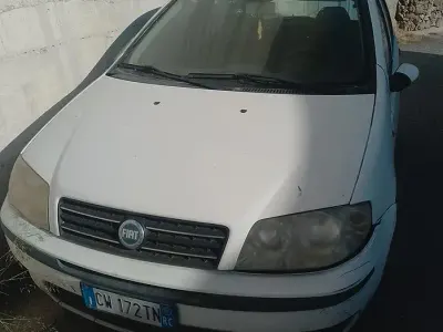 Usata Fiat Punto 69 CV (50 kW) 2005 Utilitaria