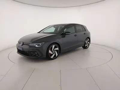 Usata VW Golf VIII GTI 245 CV (180 kW) 2021 Dolphin grey metallizzato Berlina