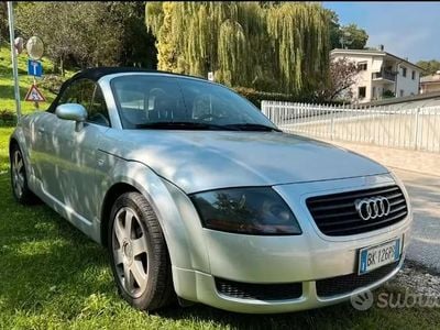 Usata Audi TT Roadster 180 CV (132 kW) 2000 Grigio Cabrio