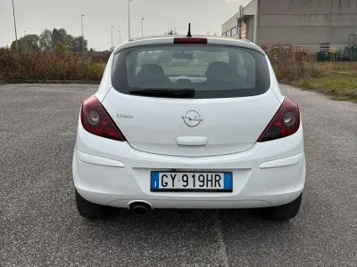 Usata Opel Corsa 80 CV (58 kW) 2009 Bianco Utilitaria