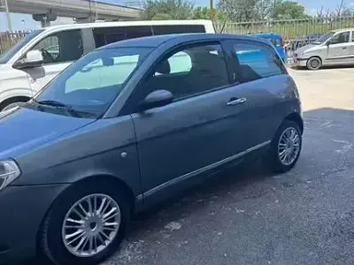 Usata Lancia Ypsilon 60 CV (44 kW) 2007 Grigio Utilitaria