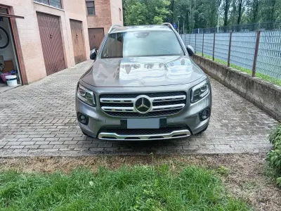 Usata Mercedes GLB200 Executive 163 CV (119 kW) 2021 Grigio SUV