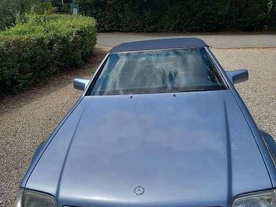 Usata Mercedes SL500 326 CV (239 kW) 1992 Blu/azzurro Cabrio