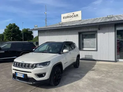 Używany Jeep Compass Limited 170 KM (125 kW) 2018 Biały SUV
