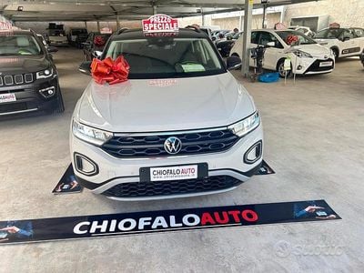 Usata VW T-Roc Life 116 CV (85 kW) 2022 Beige SUV