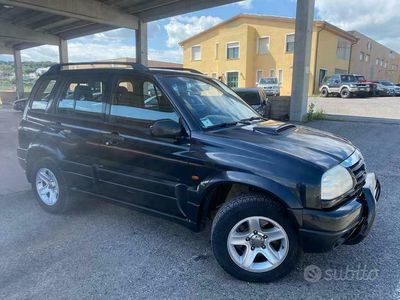 usata Suzuki Grand Vitara 2.0 HDI 4x4 ridotte gancio