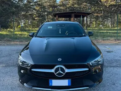 Usata Mercedes CLA200 163 CV (119 kW) 2020 Nero Coupé
