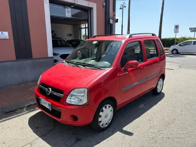 Usata Opel Agila Club 60 CV (44 kW) 2006 Rosso Monovolume