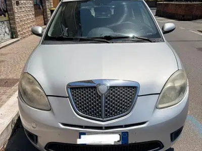 Usata Lancia Ypsilon 75 CV (55 kW) 2007 Grigio Utilitaria