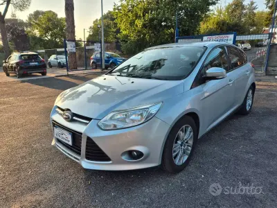 Usata Ford Focus 125 CV (91 kW) 2012 Grigio Berlina