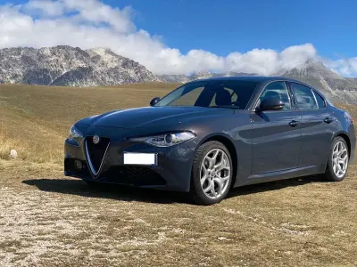 Usata Alfa Romeo Giulia Executive 160 CV (117 kW) 2019 Grigio Berlina