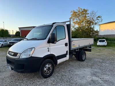 usata Iveco Daily 35 3.0 diesel 2011 Ribaltabile euro 5