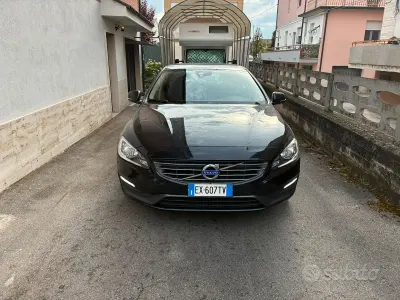 Usata Volvo V60 115 CV (84 kW) 2015 Nero Station wagon