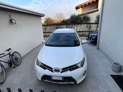 Toyota Auris Hybrid