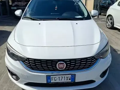 Occasion Fiat Tipo Easy 120 ch (88 kW) 2017 Blanc Berline