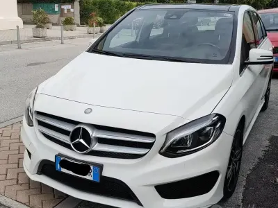 Usata Mercedes B180 Premium 109 CV (80 kW) 2017 Bianco Utilitaria