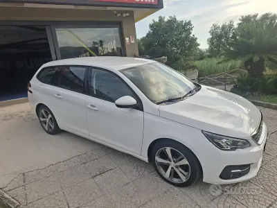 Usata Peugeot 308 GT-line 131 CV (96 kW) 2018 Bianco Station wagon
