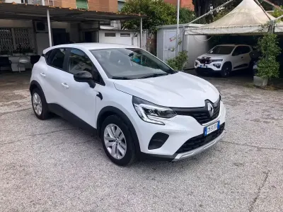 Second-hand Renault Captur Equilibre 101 CP (74 kW) 2023 Alb SUV