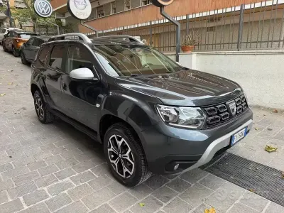 Usata Dacia Duster Prestige 114 CV (83 kW) 2019 Grigio SUV