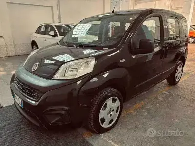 Usata Fiat Qubo Lounge 77 CV (56 kW) 2018 Blu/azzurro Monovolume