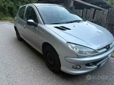 Usata Peugeot 206 68 CV (50 kW) 2006 Berlina