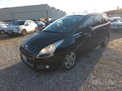 Usata Peugeot 5008 Active 112 CV (82 kW) 2012 Nero Monovolume