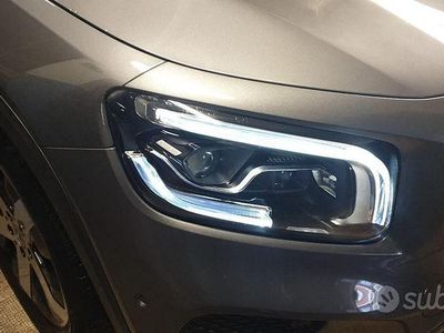 Usata Mercedes GLB200 150 CV (110 kW) 2020 Grigio SUV