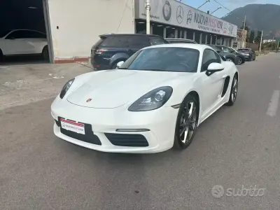 Usata Porsche 718 300 CV (220 kW) 2021 Bianco Coupé