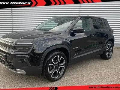 Begagnad Jeep Avenger Summit 101 HK (74 kW) 2023 Svart SUV