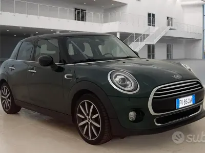 Usata Mini Cooper D 116 CV (85 kW) 2019 Verde Utilitaria