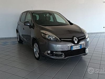 Usata Renault Scénic III 110 CV (80 kW) 2013 Giallo Monovolume