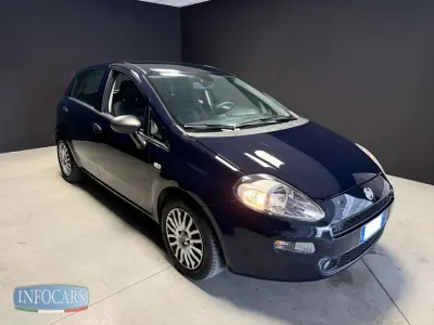 Usata Fiat Punto Street 95 CV (69 kW) 2018 Blu lampedusa pastello Utilitaria