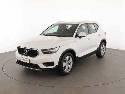 Usata Volvo XC40 Momentum 163 CV (119 kW) 2022 Bianco SUV