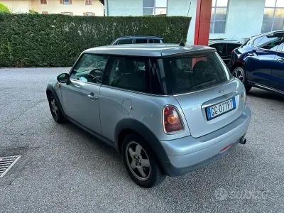 Usata Mini Cooper 95 CV (69 kW) 2007 Grigio Utilitaria