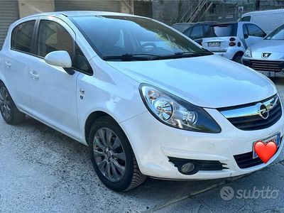 Usata Opel Corsa Edition 85 CV (62 kW) 2010 Bianco Utilitaria