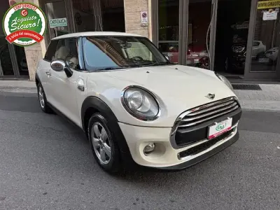 Usata Mini Cooper 95 CV (69 kW) 2016 Bianco Utilitaria