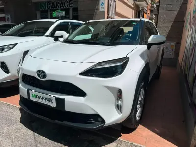 Usata Toyota Yaris Cross Business Edition 92 CV (67 kW) 2023 Bianco SUV