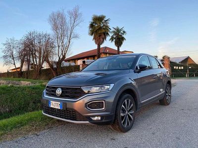 Usata VW T-Roc Style 116 CV (85 kW) 2019 Grigio SUV
