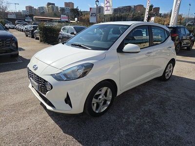 Usata Hyundai i10 67 CV (49 kW) 2023 Bianco Utilitaria