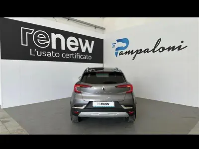 Usata Renault Captur Intens 101 CV (74 kW) 2023 Grigio chiaro SUV