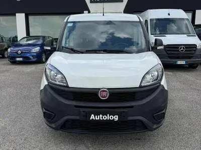 Usata Fiat Doblò S 95 CV (69 kW) 2021 Bianco Monovolume