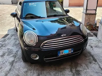 Usata Mini Cooper 109 CV (80 kW) 2009 Nero Utilitaria