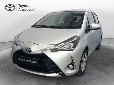 Grigio Usata 2018 Toyota Yaris Lounge Berlina | 10.900 € (Buon prezzo)
