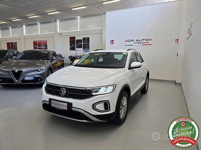 Usata VW T-Roc Life 110 CV (80 kW) 2022 Bianco SUV