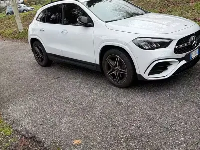 Usata Mercedes GLA200 AMG 150 CV (110 kW) 2024 Bianco SUV