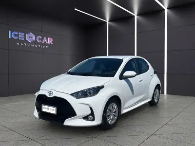 Usata Toyota Yaris Active 72 CV (52 kW) 2022 Bianco Utilitaria
