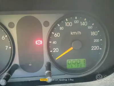 Usata Ford Fiesta 49 CV (36 kW) 2003 Blu Utilitaria
