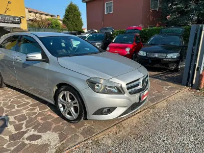 Usata Mercedes A180 Edition 109 CV (80 kW) 2014 Grigio Utilitaria