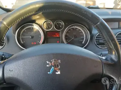 Usata Peugeot 308 112 CV (82 kW) 2008 Nero Berlina